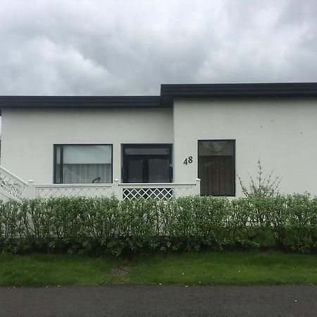 Hvíta húsið, Kirkjubraut 48 Apartamento Höfn Exterior foto