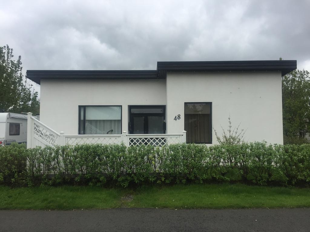 Hvíta húsið, Kirkjubraut 48 Apartamento Höfn Exterior foto