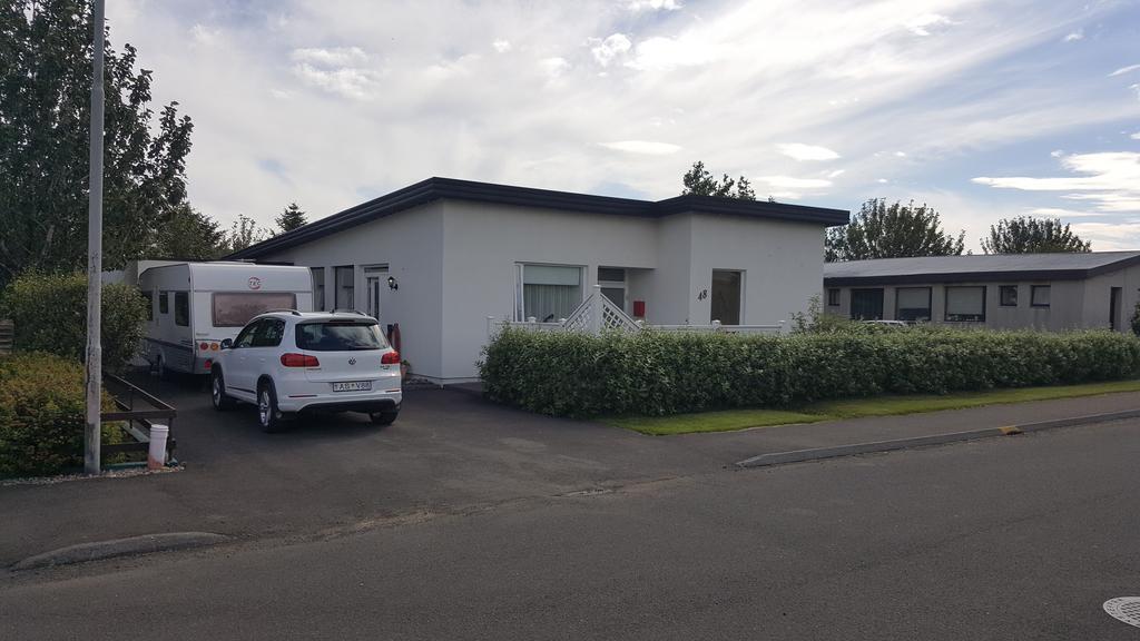 Hvíta húsið, Kirkjubraut 48 Apartamento Höfn Exterior foto